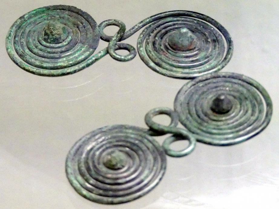 2 Brillenfibeln, Hallstattzeit, 700 - 200 v. Chr., Bild 1/2