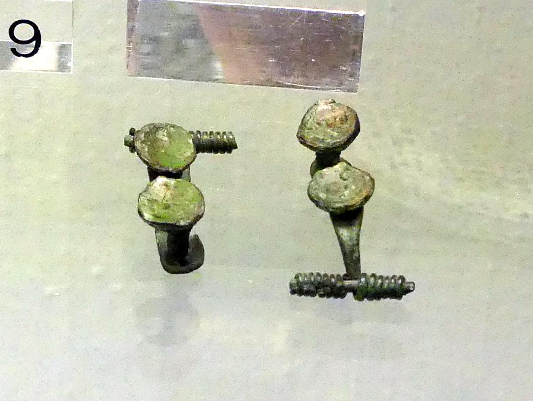 Ein Paar Fußzierfibeln, Hallstattzeit, 700 - 200 v. Chr.