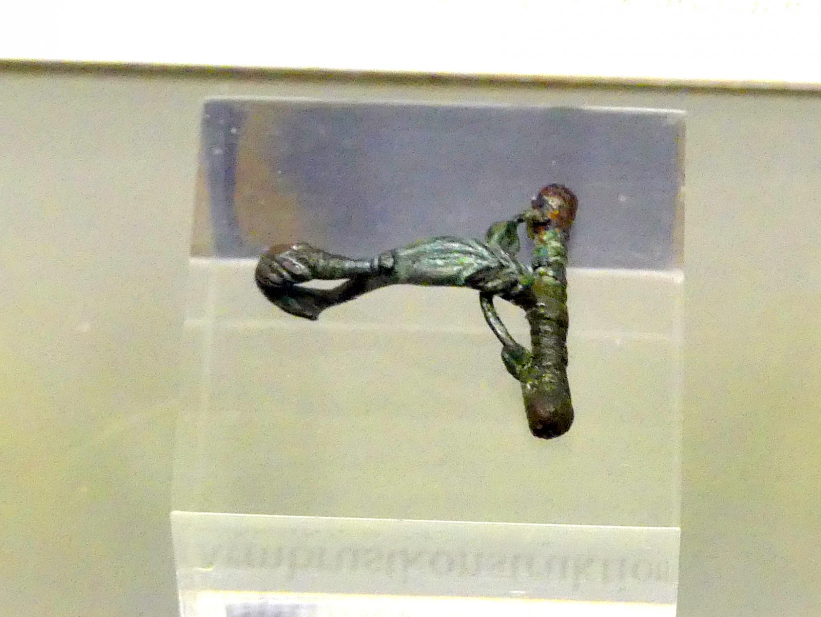 Tierkopffibel mit Armbrustkonstruktion, Frühlatènezeit A, 700 - 100 v. Chr., Bild 1/2