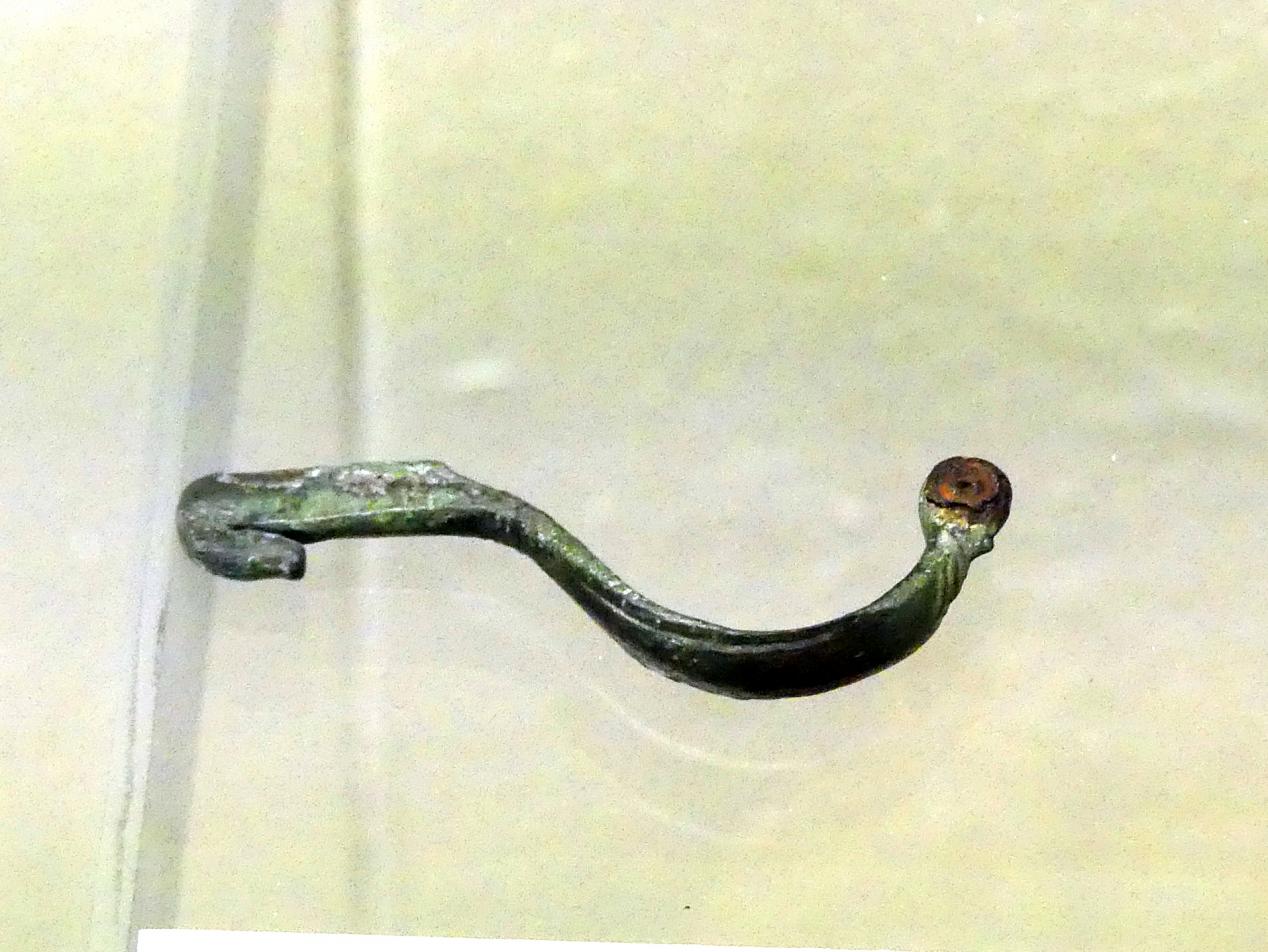 Ostalpine Tierkopffibel, Frühlatènezeit A, 700 - 100 v. Chr., Bild 1/2