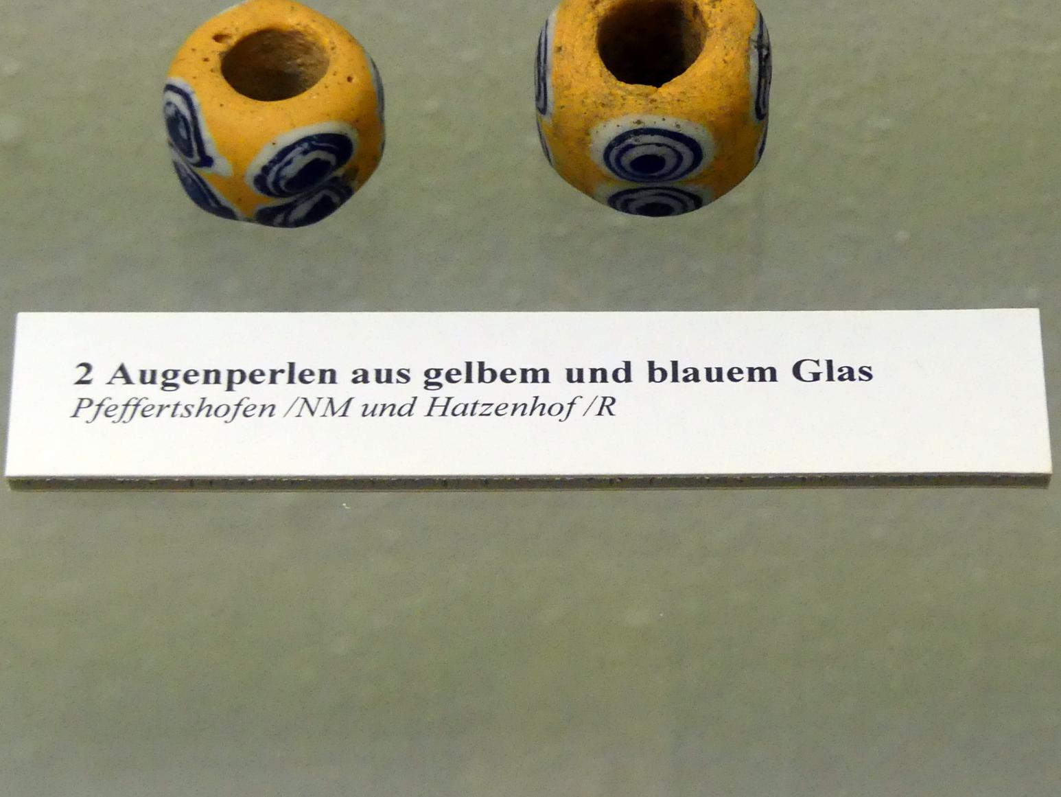 Augenperle aus gelbem und blauem Glas, Frühlatènezeit A, 700 - 100 v. Chr., Bild 2/2