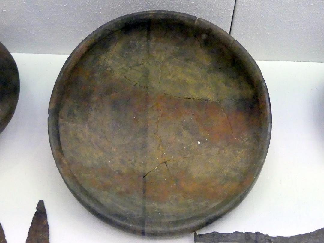 Schale, Hallstattzeit, 700 - 200 v. Chr., Bild 1/2