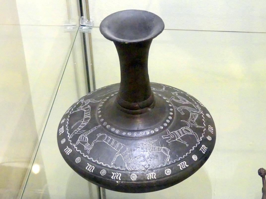 Linsenflasche mit Tierfries (Nachbildung), Frühlatènezeit A, 700 - 100 v. Chr., Bild 2/3