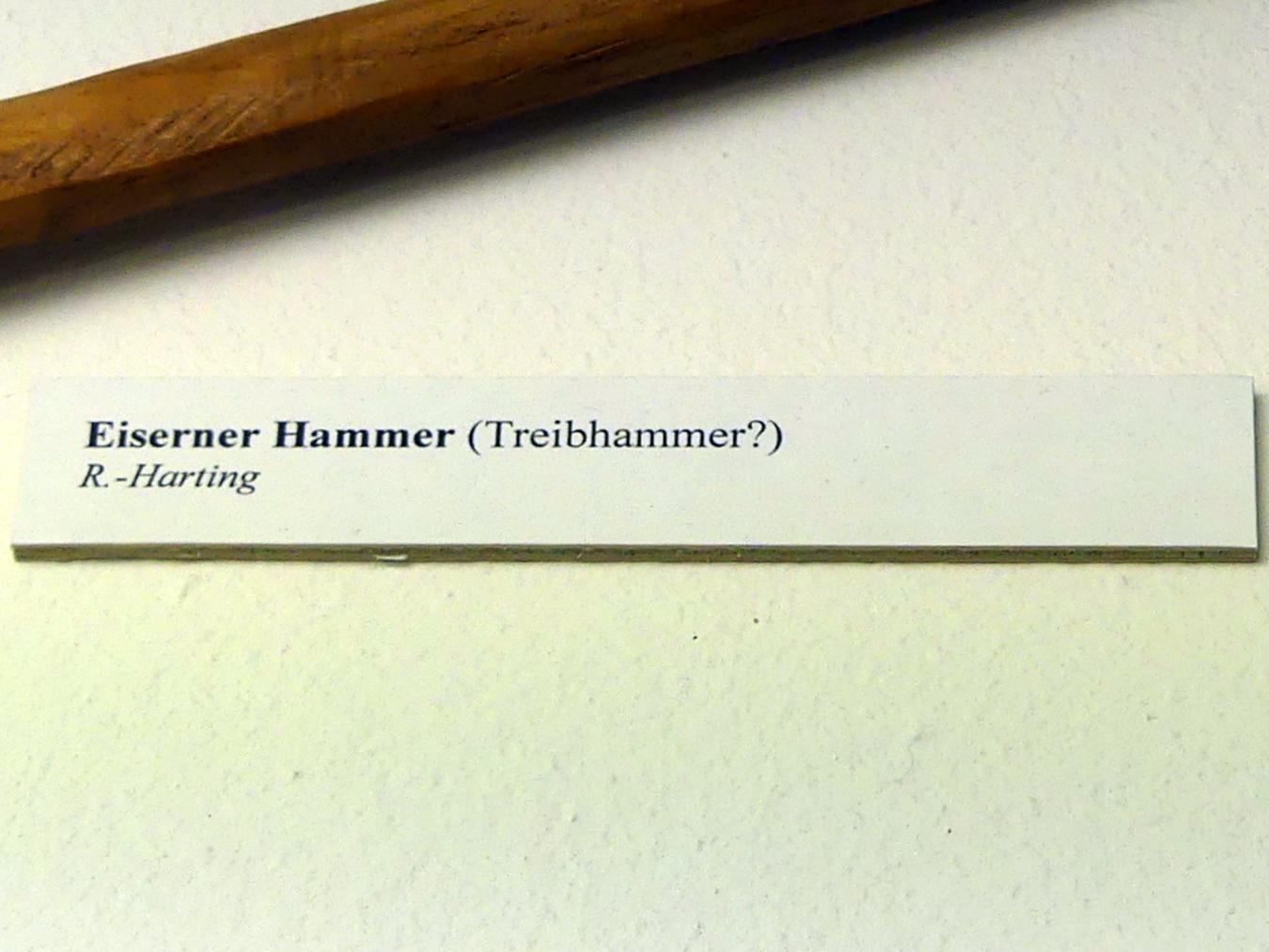 Eiserner Hammer (Treibhammer?), Frühlatènezeit A, 700 - 100 v. Chr., Bild 2/2