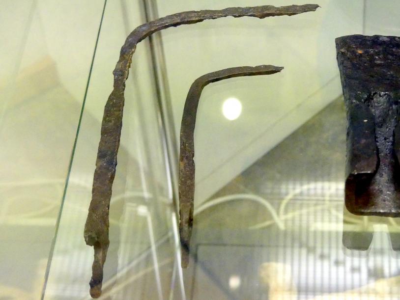 2 eiserne Hakenschlüssel, Frühlatènezeit A, 700 - 100 v. Chr.
