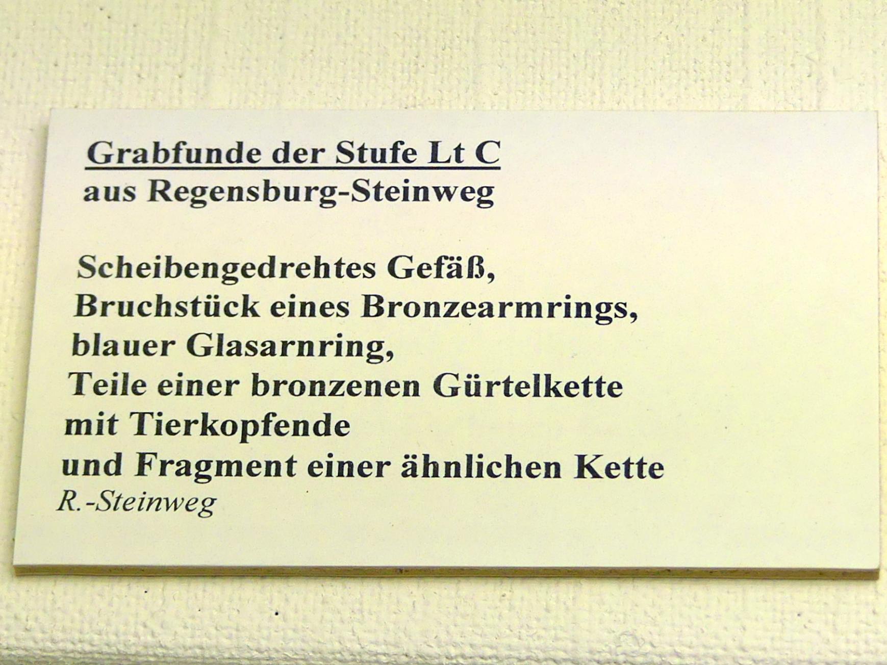 Bruchstück eines Bronzearmrings, Mittellatènezeit C, Undatiert, Bild 2/2