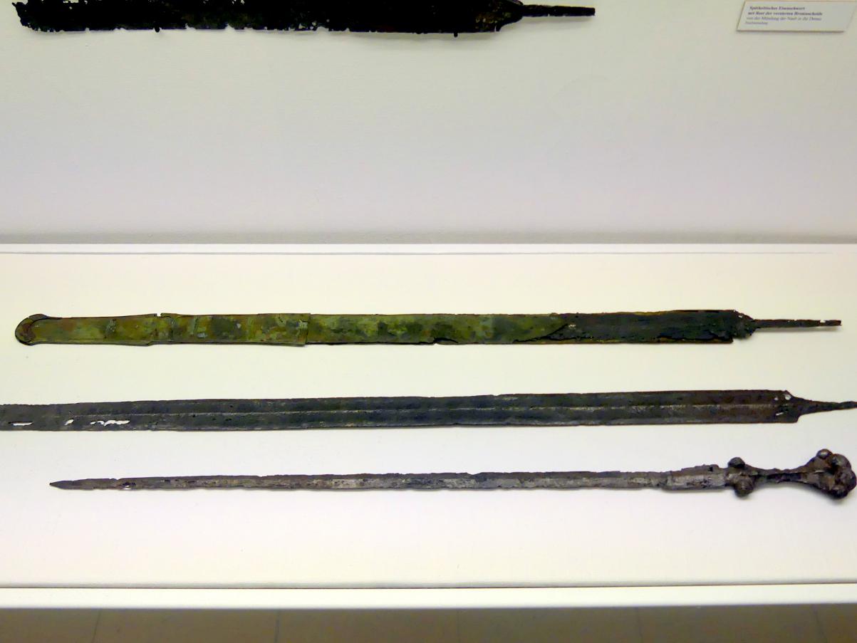 Eisenschwert in Bronzescheide, Spätlatènezeit D, 700 - 100 v. Chr.
