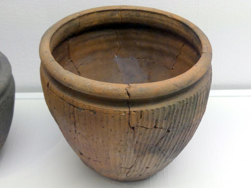 Kammstrichverzierter Topf, Spätlatènezeit D, 700 - 100 v. Chr.