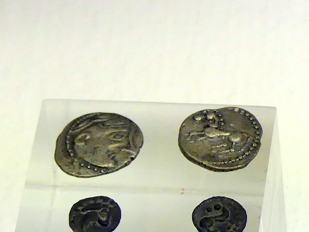 2 Quinare (Silbermünzen), Spätlatènezeit D, 700 - 100 v. Chr., Bild 1/2