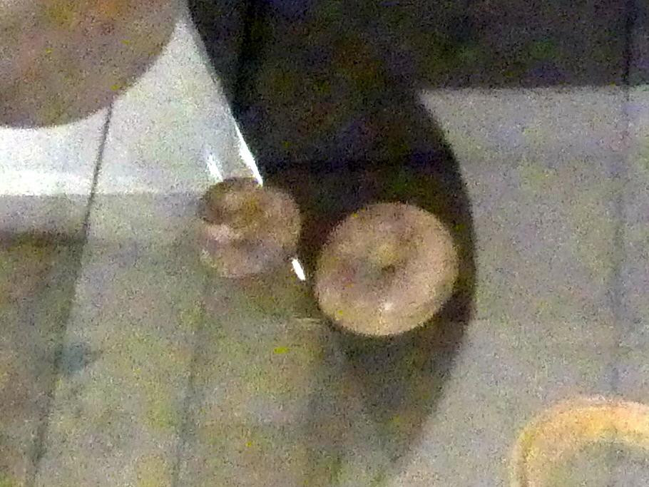 2 Spinnwirtel, Spätlatènezeit D, 700 - 100 v. Chr., Bild 1/2
