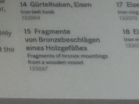 Fragmente von Bronzebeschlägen eines Holzgefäßes, Hallstattzeit, 700 - 200 v. Chr., Bild 2/2