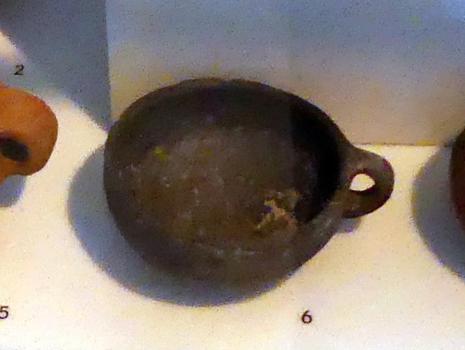Henkelschale, Hallstattzeit, 700 - 200 v. Chr., Bild 1/2