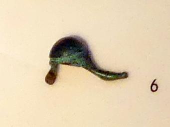 Paukenfibel, Hallstattzeit, 700 - 200 v. Chr., Bild 1/2