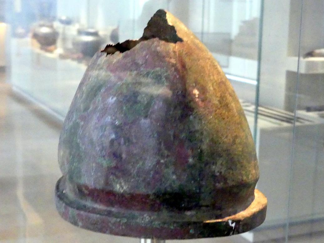 Bronzehelm, Typ Negau, Hallstattzeit, 700 - 200 v. Chr., 600 - 500 v. Chr., Bild 3/5