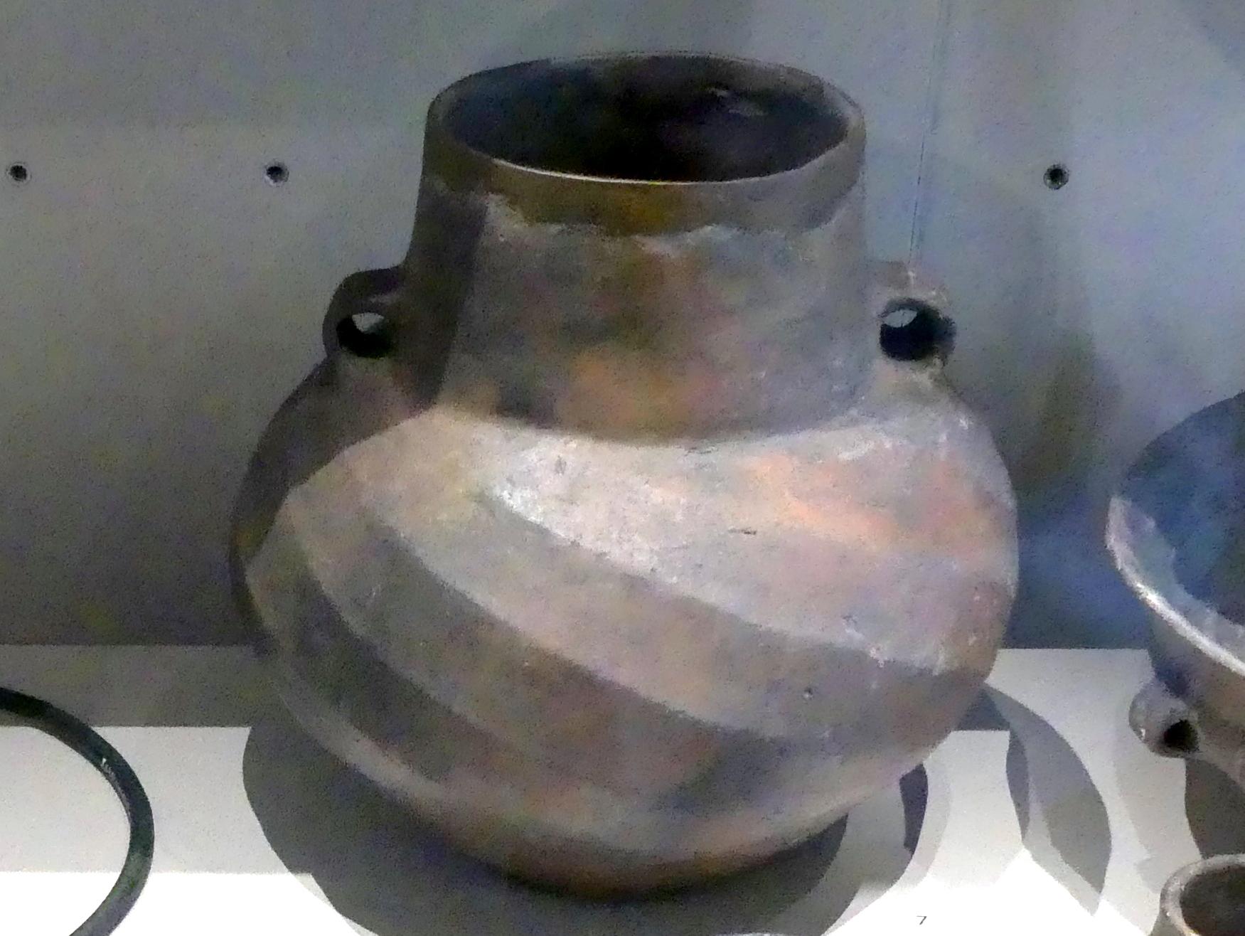 Topf mit Facettierung, 1000 - 700 v. Chr.