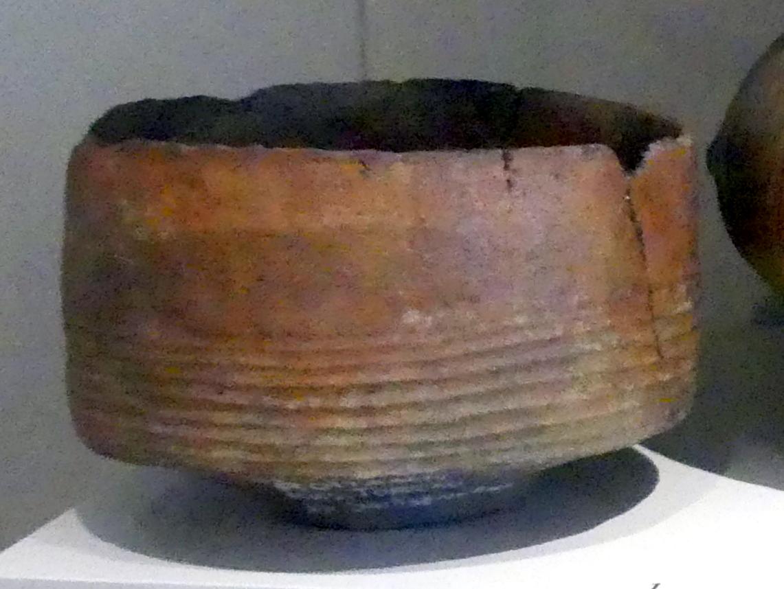 Zylindertopf, 1100 - 900 v. Chr., Bild 1/2