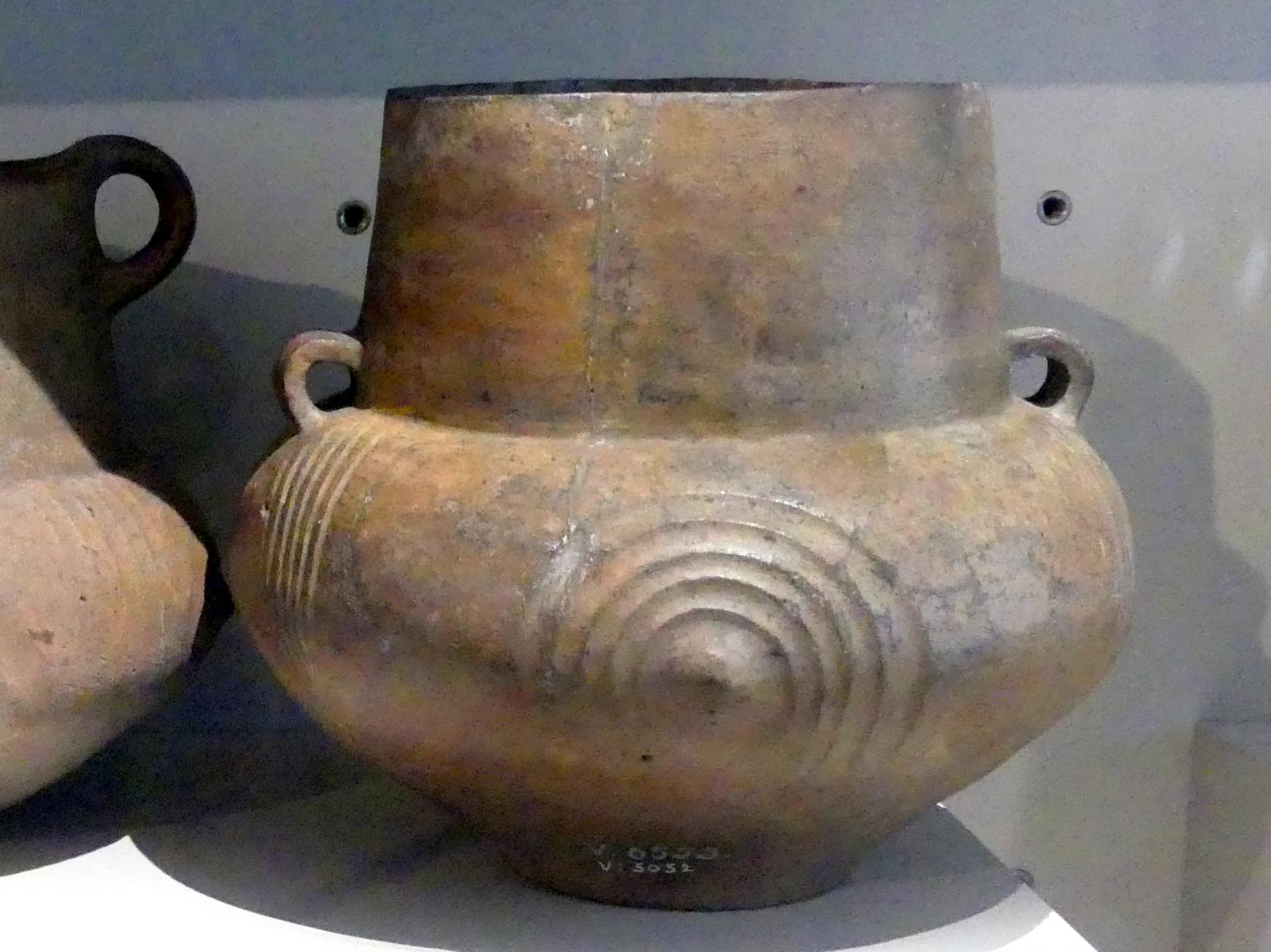 Topf, mit Kannelur, 1100 - 900 v. Chr.