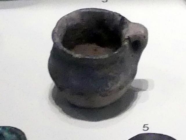 Topf, 1100 - 900 v. Chr., Bild 1/2