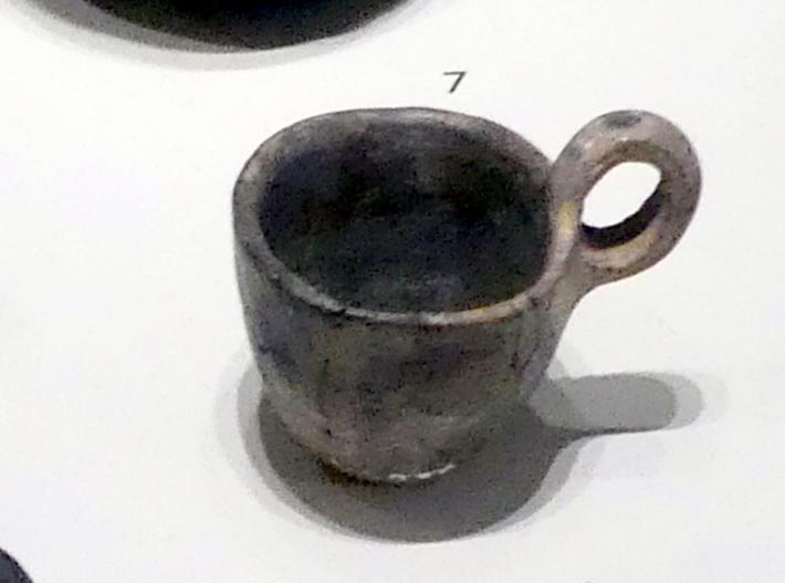 Tasse, 900 - 600 v. Chr.