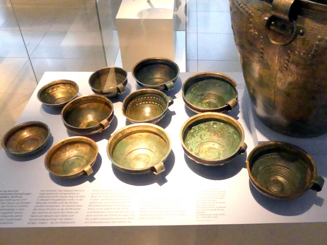 Fünf Tassen und eine Schälchen vom Typ Jenišovice, Hallstattzeit B1, Urnenfelderzeit, 1400 - 700 v. Chr., 1050 - 950 v. Chr.