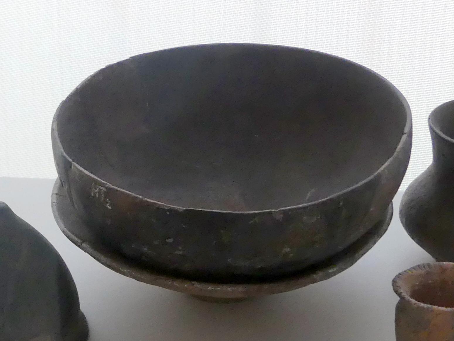 Schalen, Urnenfelderzeit, 1400 - 700 v. Chr., 1200 - 800 v. Chr.