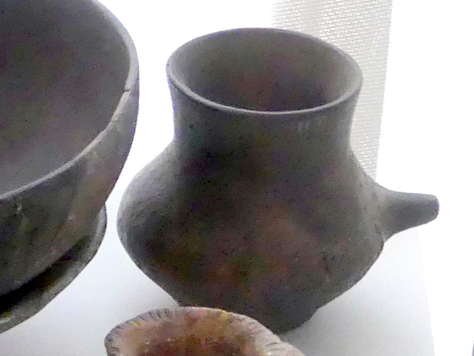 Schalen, Urnenfelderzeit, 1400 - 700 v. Chr., 1200 - 800 v. Chr., Bild 1/2