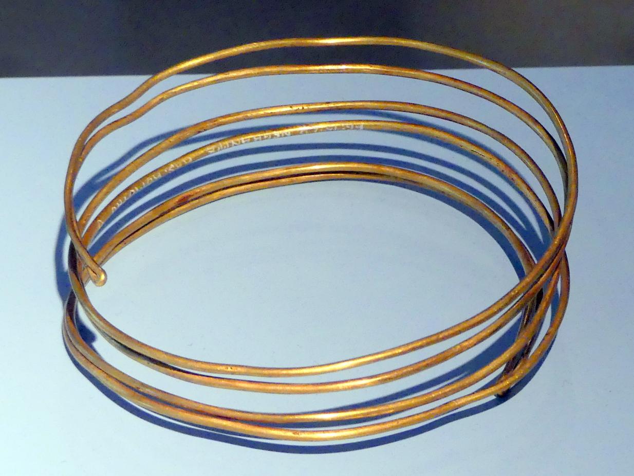Armring aus goldenem Doppeldraht, Frühe Bronzezeit, 3365 - 1200 v. Chr., 2200 - 1500 v. Chr., Bild 1/2