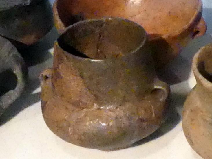Zylinderhalsgefäß, Urnenfelderzeit, 1400 - 700 v. Chr., 1300 - 950 v. Chr., Bild 1/2