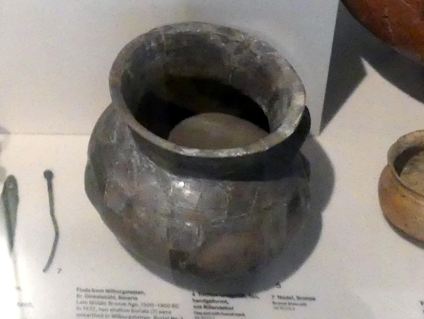 Zylinderhalstopf, Mittlere Bronzezeit C, 1500 - 1300 v. Chr., 1500 - 1300 v. Chr., Bild 1/2