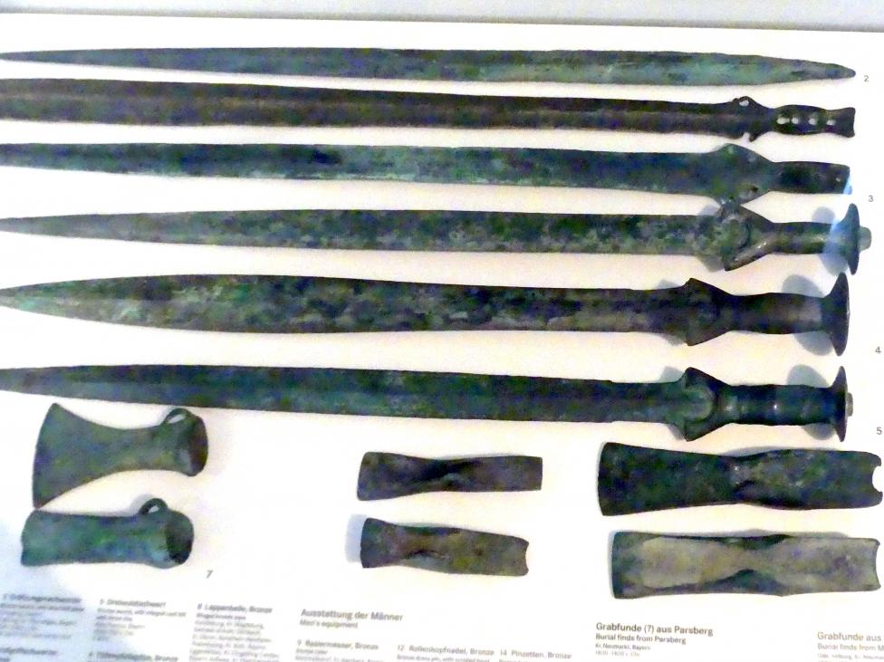 Griffzungenschwert, Mittlere Bronzezeit C, 1500 - 1300 v. Chr., 1500 - 1300 v. Chr., Bild 1/3