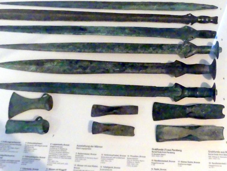 Dreiwulstschwert, Späte (Jüngere) Bronzezeit, 1500 - 700 v. Chr., 1000 - 800 v. Chr.