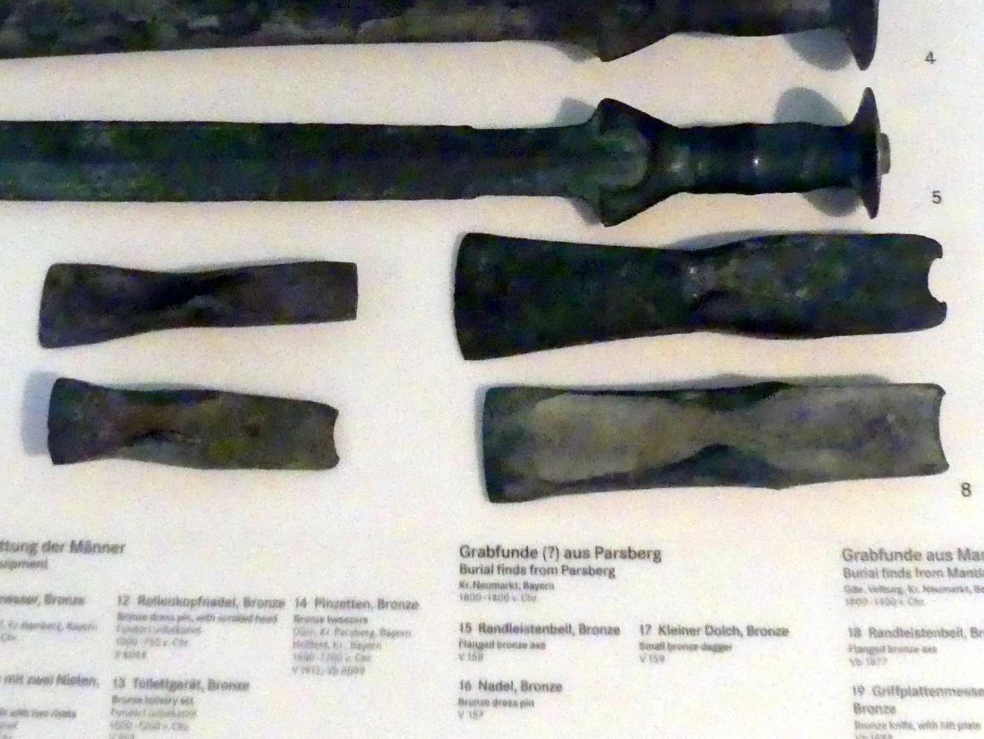 Lappenbeil, Späte (Jüngere) Bronzezeit, 1500 - 700 v. Chr., 1200 - 800 v. Chr., Bild 1/2