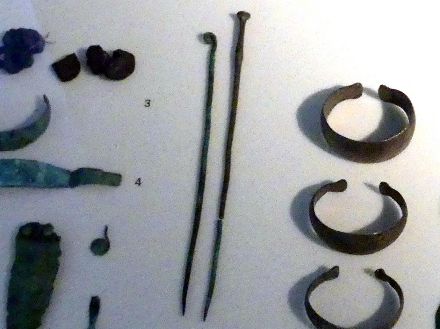 Lochhalsnadel, Mittlere Bronzezeit, 3000 - 1300 v. Chr., 1600 - 1300 v. Chr.