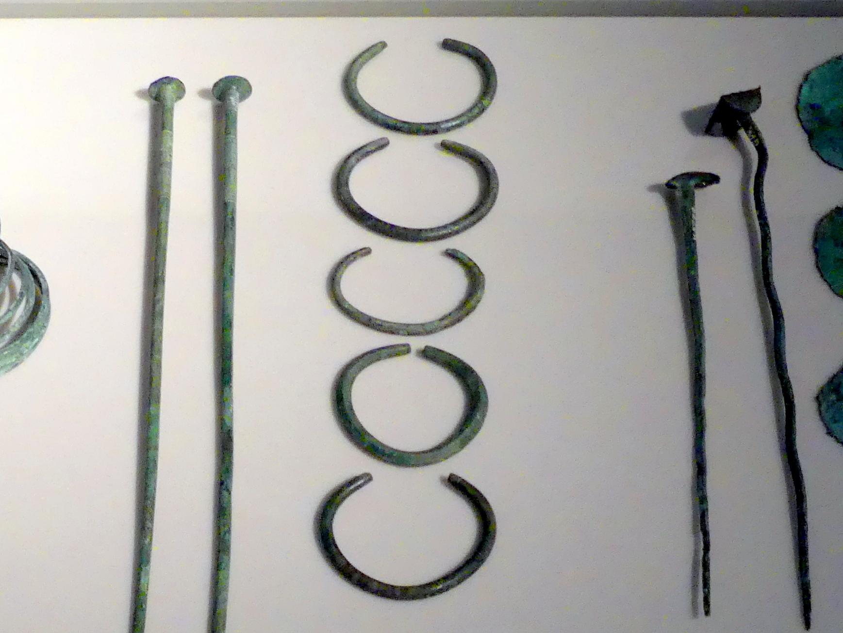 Armbänder, Mittlere Bronzezeit, 3000 - 1300 v. Chr., 1600 - 1300 v. Chr.
