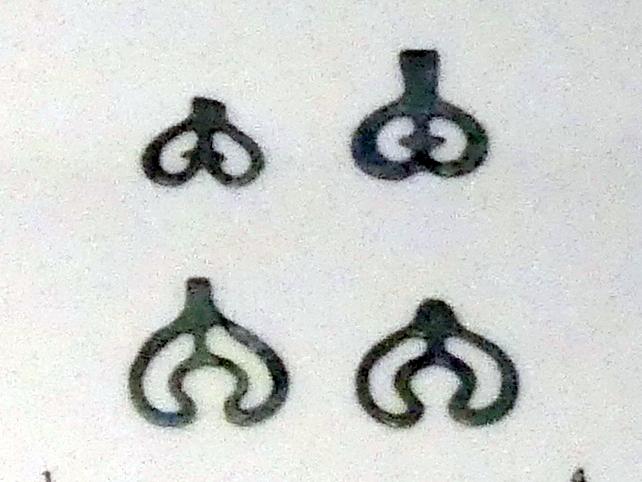 Herzförmige Anhänger, Mittlere Bronzezeit, 3000 - 1300 v. Chr., 1600 - 1300 v. Chr.
