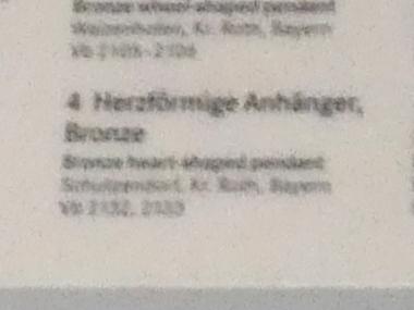 Herzförmige Anhänger, Mittlere Bronzezeit, 3000 - 1300 v. Chr., 1600 - 1300 v. Chr., Bild 2/2