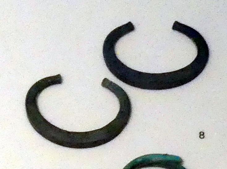 Armringe mit Strichdekor, Mittlere Bronzezeit, 3000 - 1300 v. Chr., 1600 - 1300 v. Chr., Bild 1/2