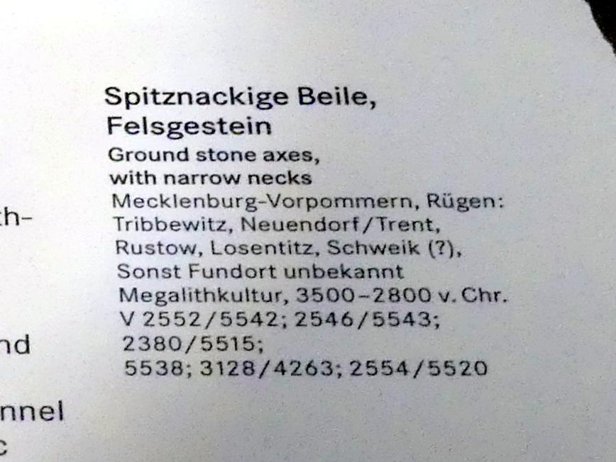 Spitznackiges Beil, Nordisches Neolithikum, 4400 - 2350 v. Chr., 4400 - 2800 v. Chr., Bild 2/2