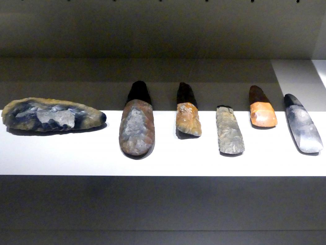Spitznackiges Beil, Nordisches Neolithikum, 4400 - 2350 v. Chr., 4400 - 2800 v. Chr., Bild 1/2