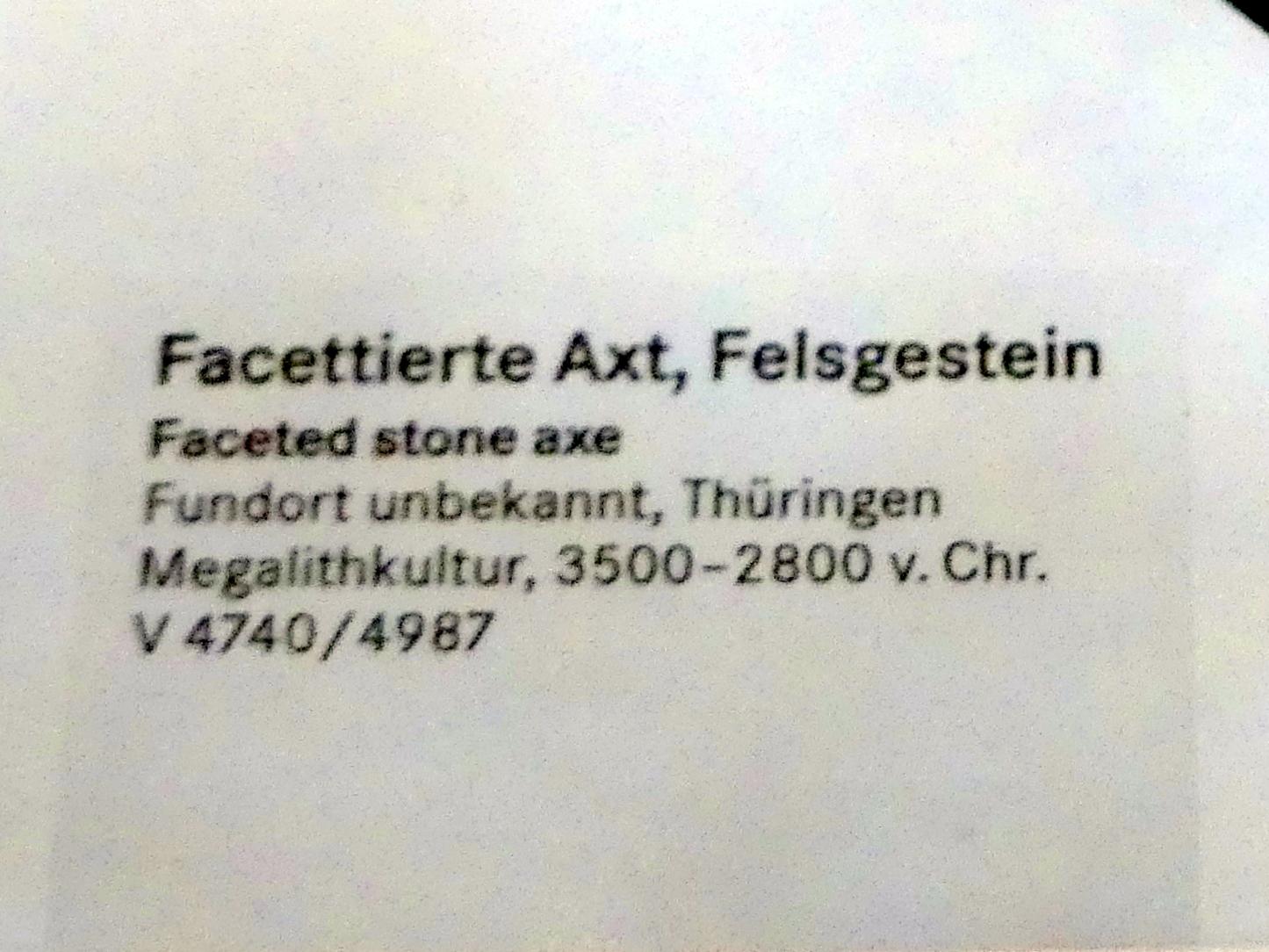 Facettierte Axt, Nordisches Neolithikum, 4400 - 2350 v. Chr., 3500 - 2800 v. Chr., Bild 2/2