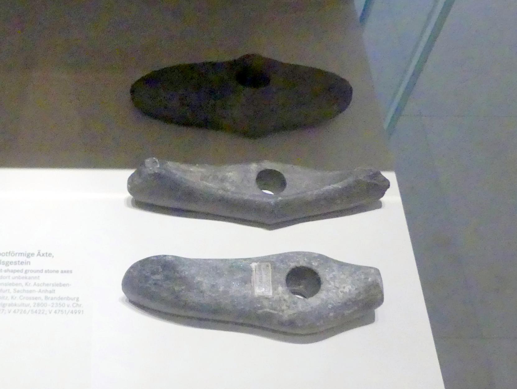 Bootförmige Axt, Nordisches Neolithikum, 4400 - 2350 v. Chr., 2800 - 2350 v. Chr., Bild 1/2