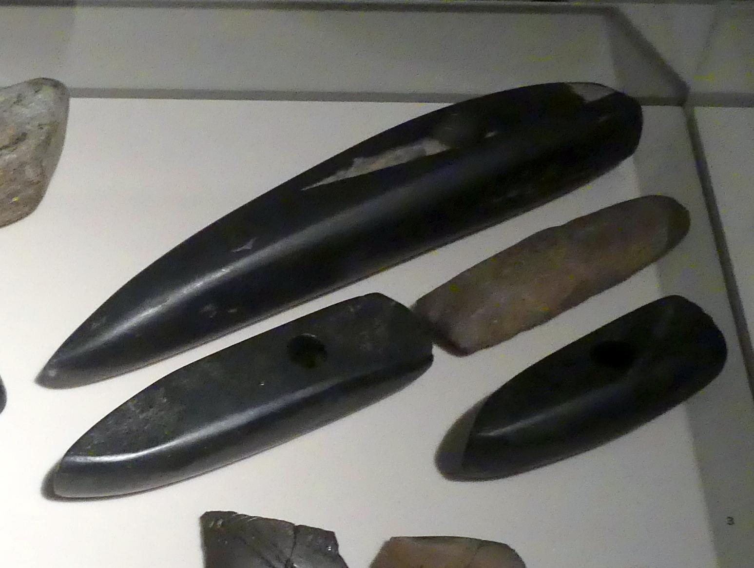 Schuhleistenkeile, Frühneolithikum (Altneolithikum), 5500 - 4900 v. Chr., 5500 - 5000 v. Chr., Bild 1/2