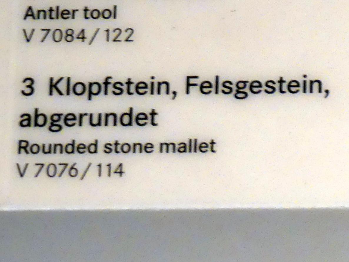 Klopfstein, abgerundet, Jungneolithikum, 4400 - 3500 v. Chr., Spätneolithikum, Undatiert, 4400 - 2800 v. Chr., Bild 2/2