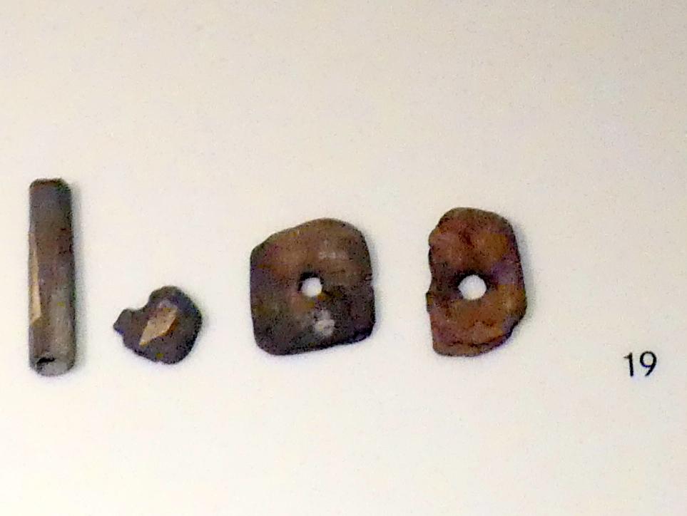 Schmuckobjekte, Jungneolithikum, 4400 - 3500 v. Chr., Spätneolithikum, Undatiert, 4400 - 2800 v. Chr., Bild 1/2