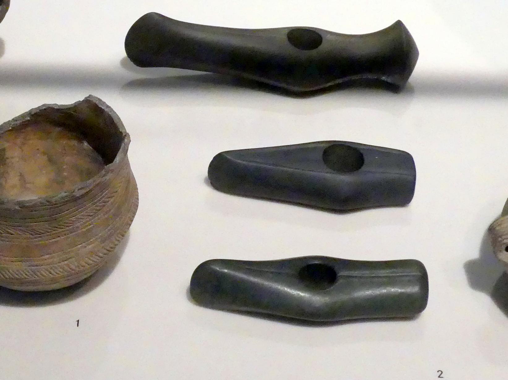Axt, Endneolithikum, 2800 - 1700 v. Chr., 2800 - 2000 v. Chr., Bild 1/2