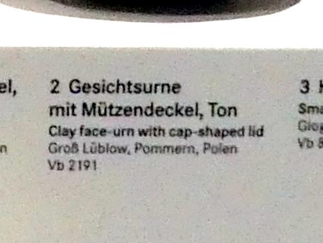 Gesichtsurne mit Mützendeckel, Eisenzeit, 1200 - 1 v. Chr., Bild 2/2