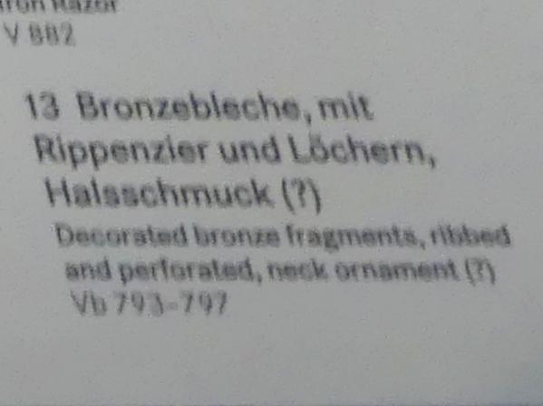 Bronzebleche, mit Rippenzier und Löchern, Halsschmuck(?), Eisenzeit, 1200 - 1 v. Chr., Bild 2/2