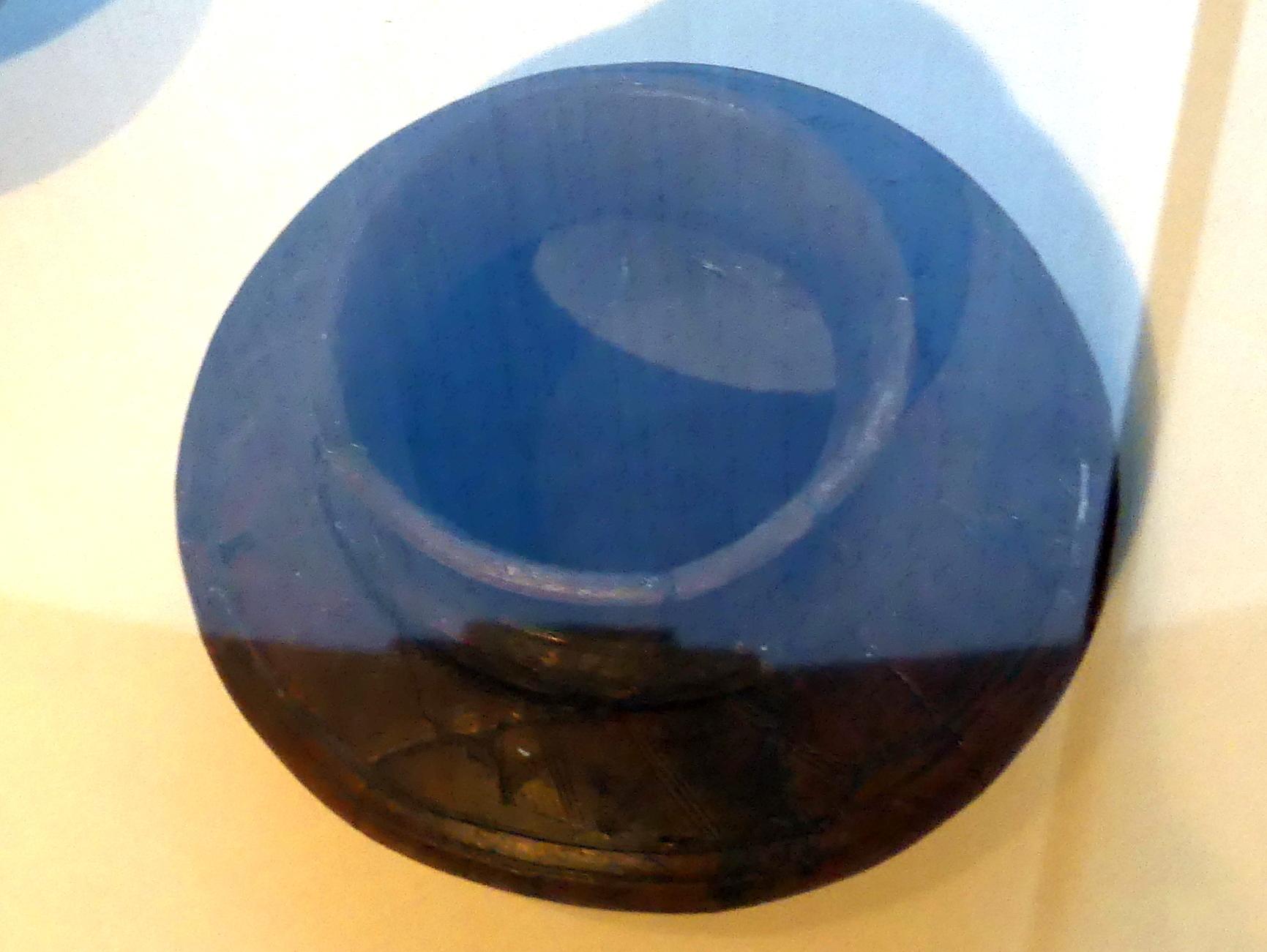 Linsenflasche, mit Volutendekor, Latènezeit, 700 - 1 v. Chr., Bild 1/2