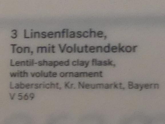 Linsenflasche, mit Volutendekor, Latènezeit, 700 - 1 v. Chr., Bild 2/2