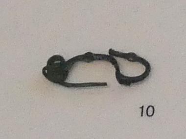 Bügelfibel, Latènezeit, 700 - 1 v. Chr., Bild 1/2